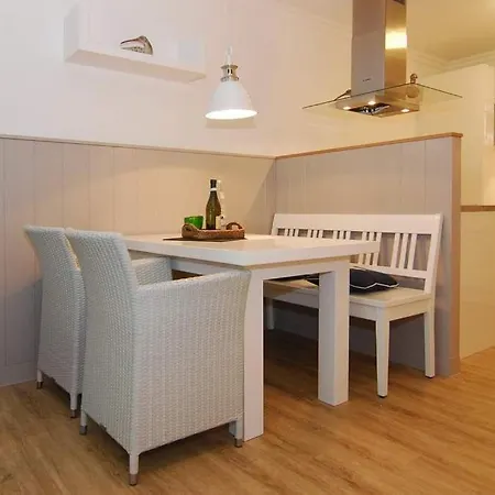 Apartment Brandenburgerstrasse 5b, Whg 2 *